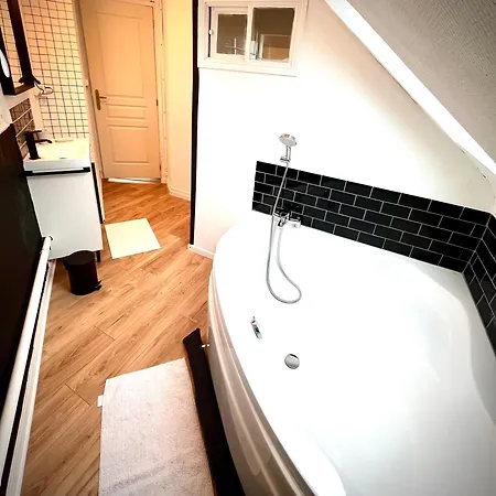 דירה L'etage Secret דייפ